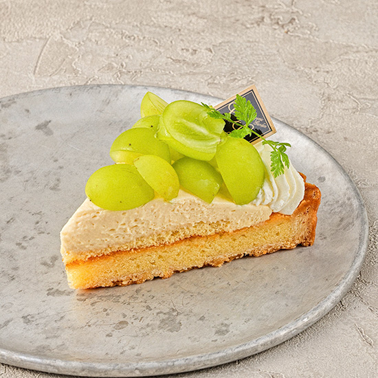 シャインマスカットタルト シャインマスカットタルト|茅ヶ崎市でケーキのデリバリーならオーガニックガーデン茅ヶ崎